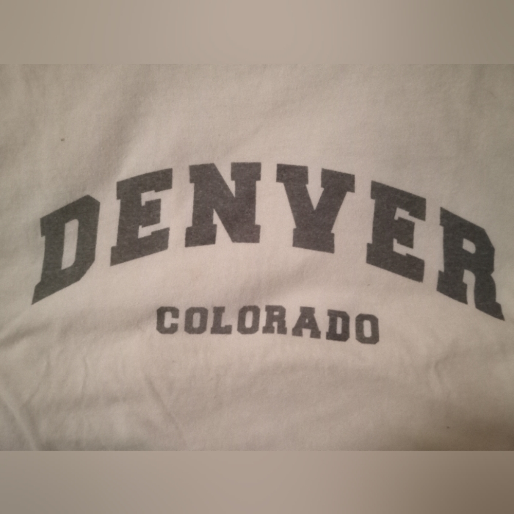 🍄3/$20🍄 🌟Denver Colorado crop top 🌟 - Picture 2 of 4
